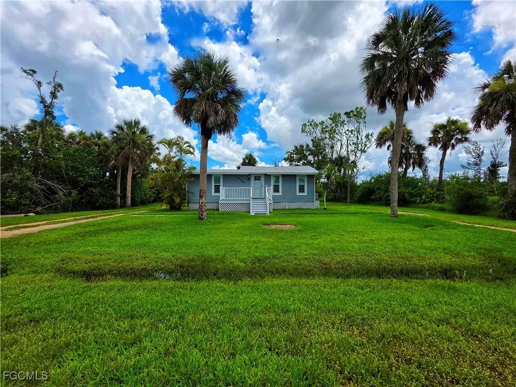 18387 Pioneer Road Fort Myers FL 33908