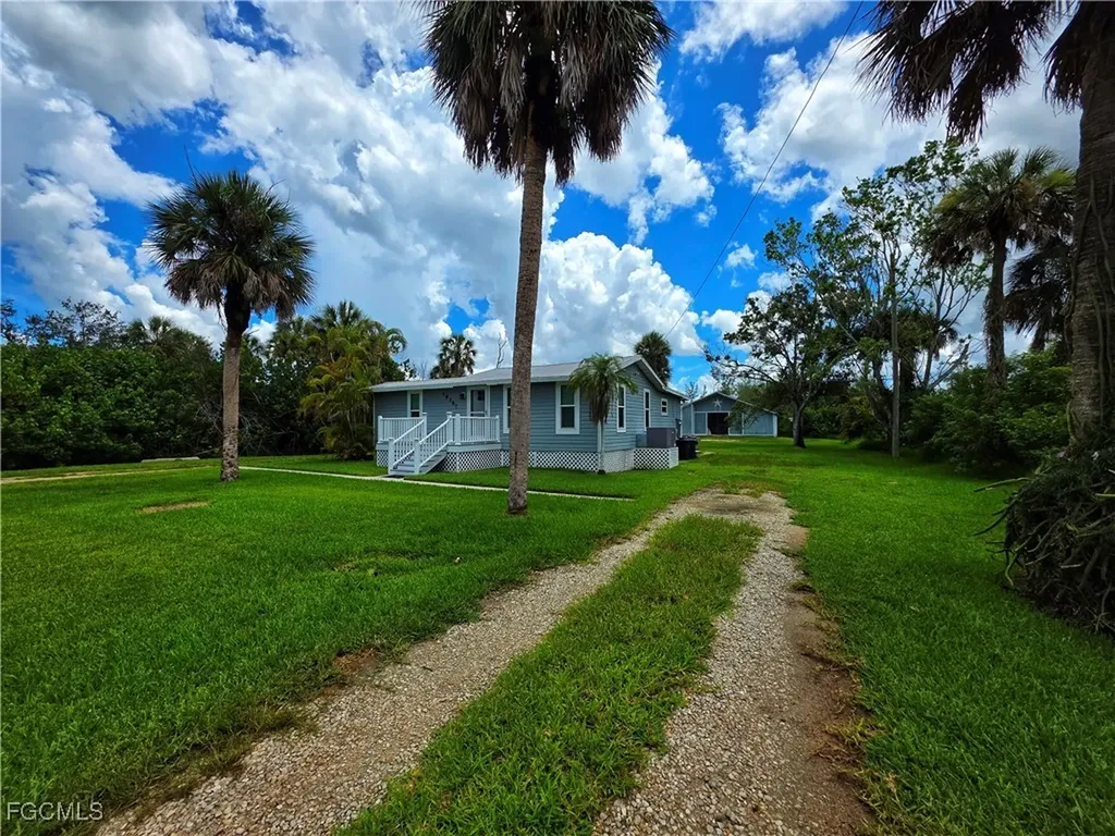 18387 Pioneer Road Fort Myers FL 33908