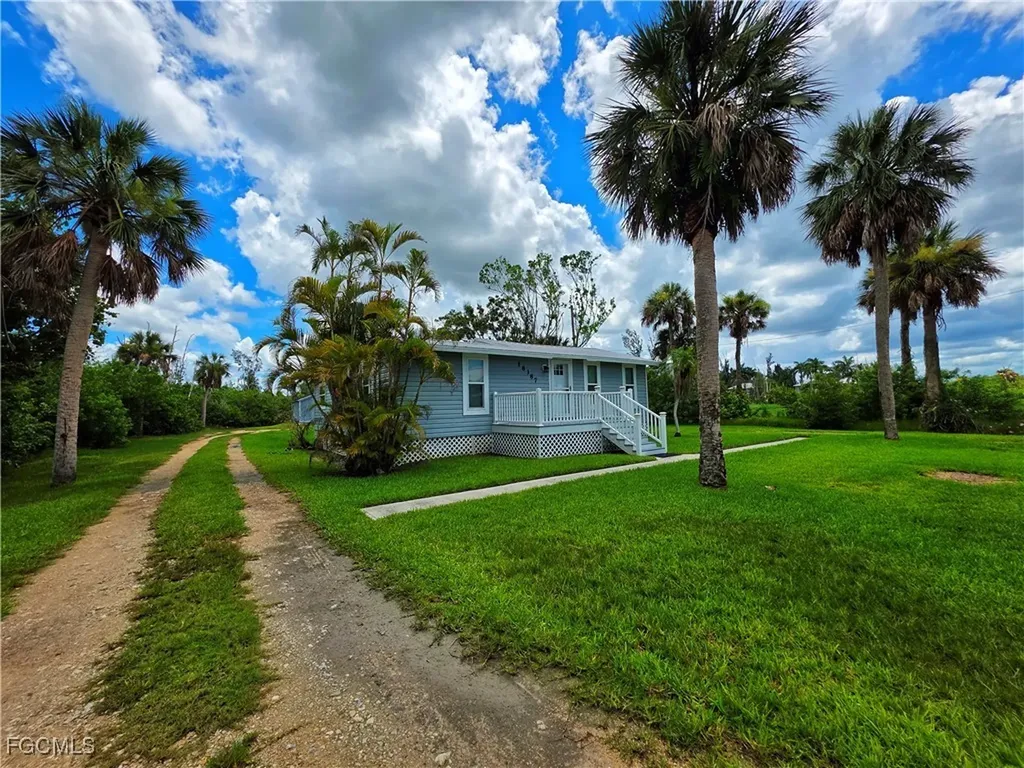 18387 Pioneer Road Fort Myers FL 33908