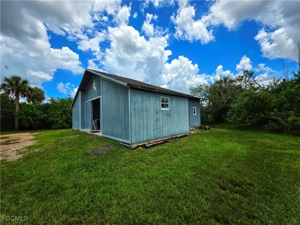 18387 Pioneer Road Fort Myers FL 33908