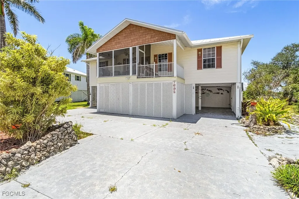 7692 Myrsine Circle Bokeelia FL 33922