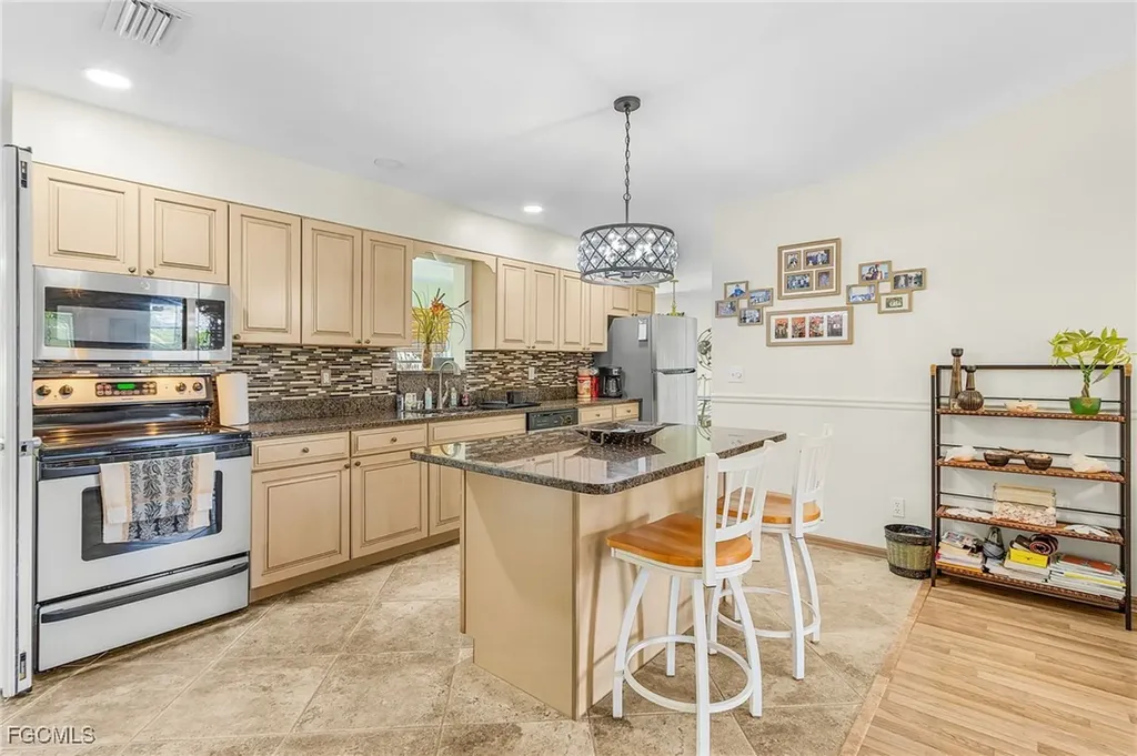 7692 Myrsine Circle Bokeelia FL 33922