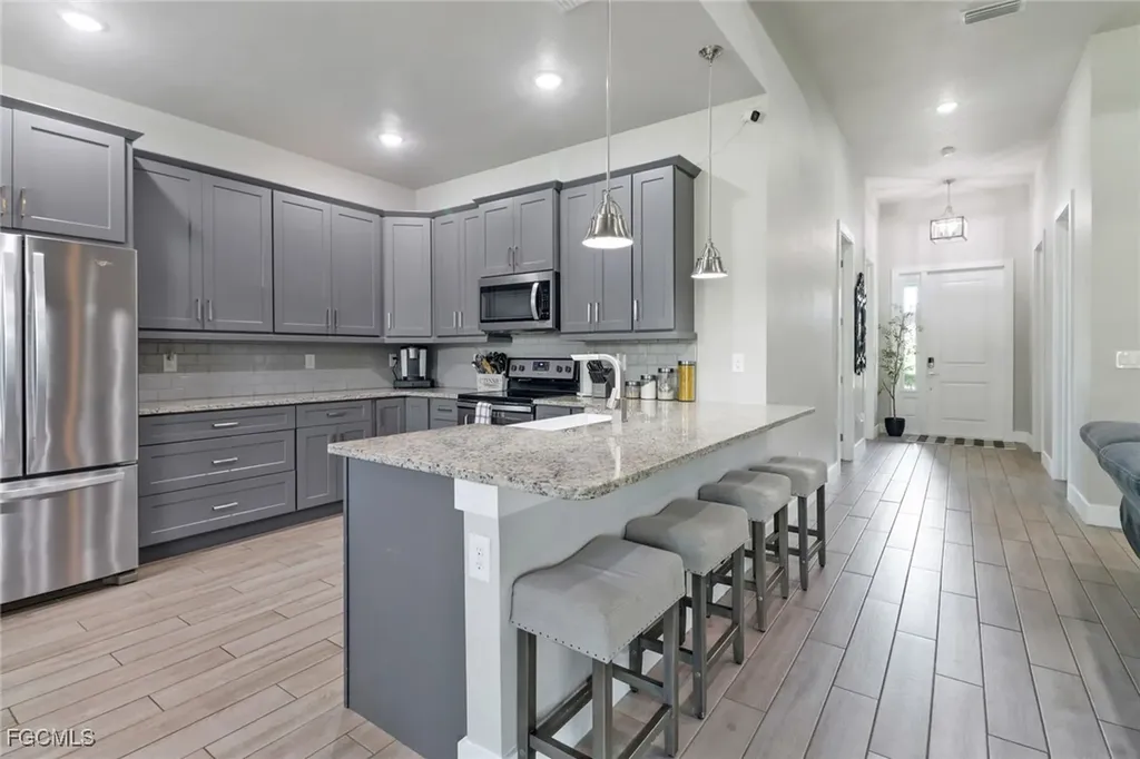 4800 SW 24th Avenue Cape Coral FL 33914