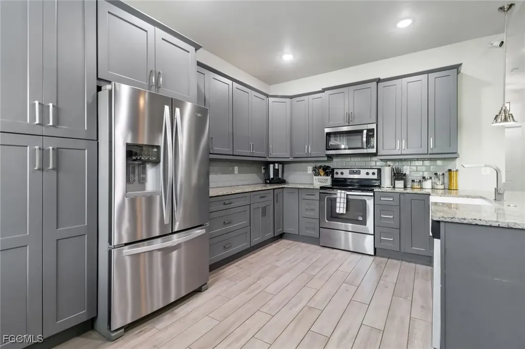 4800 SW 24th Avenue Cape Coral FL 33914