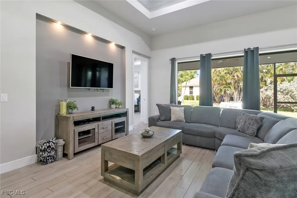 4800 SW 24th Avenue Cape Coral FL 33914