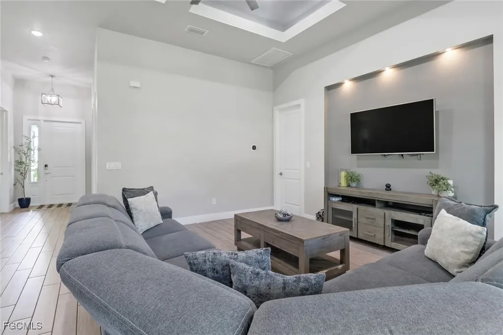 4800 SW 24th Avenue Cape Coral FL 33914