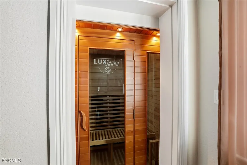 8950 Penzance Boulevard Fort Myers FL 33912