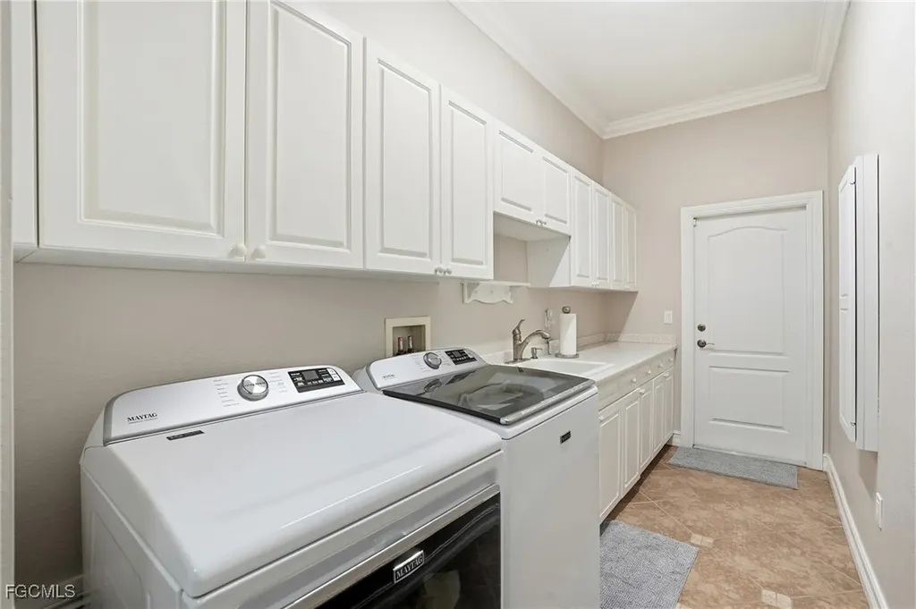 8950 Penzance Boulevard Fort Myers FL 33912