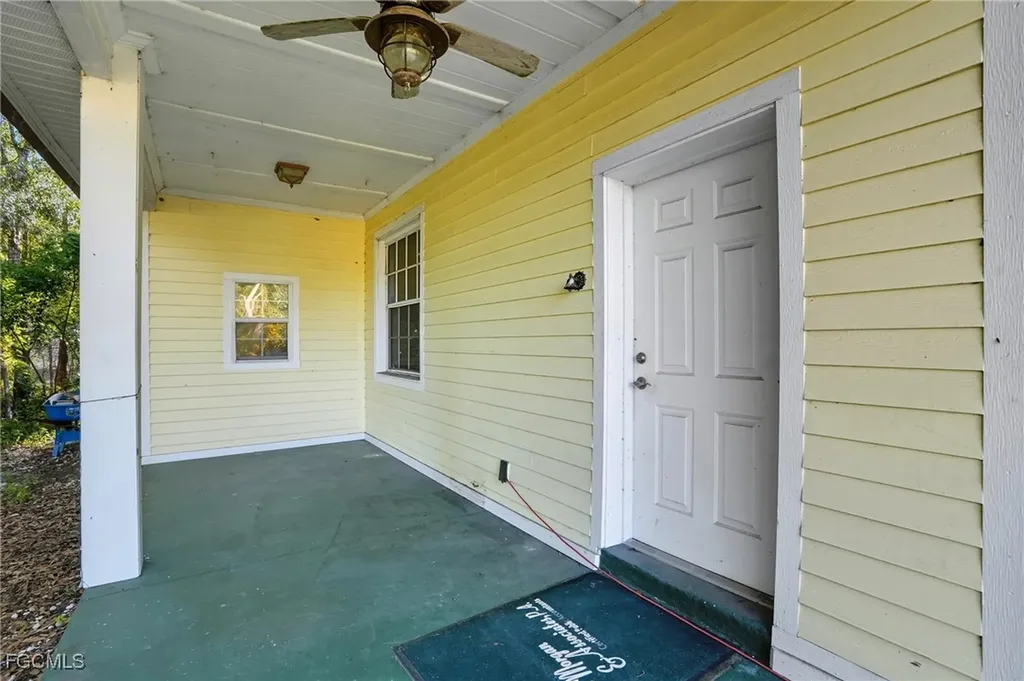 8950 Penzance Boulevard Fort Myers FL 33912