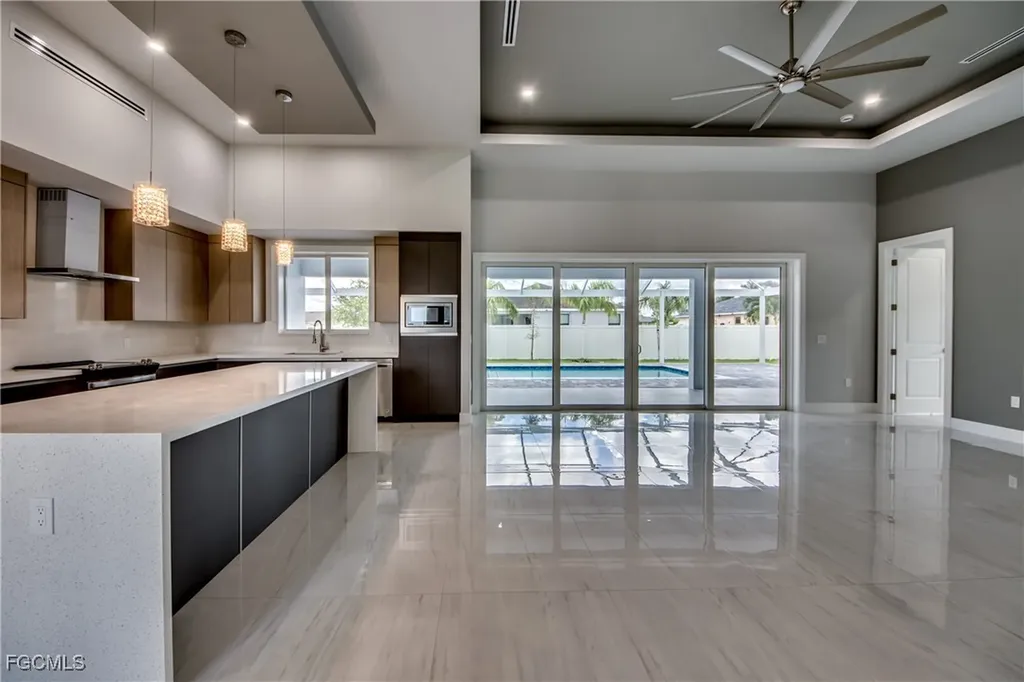 2929 SW 6th Place Cape Coral FL 33914