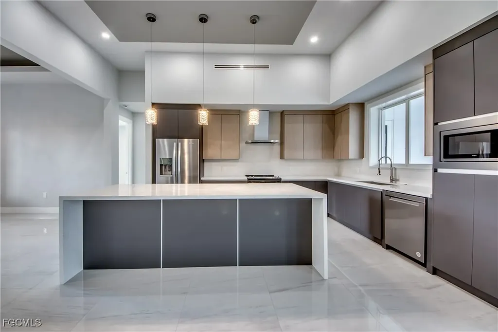 2929 SW 6th Place Cape Coral FL 33914