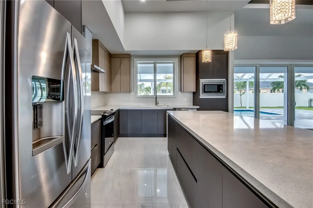 2929 SW 6th Place Cape Coral FL 33914