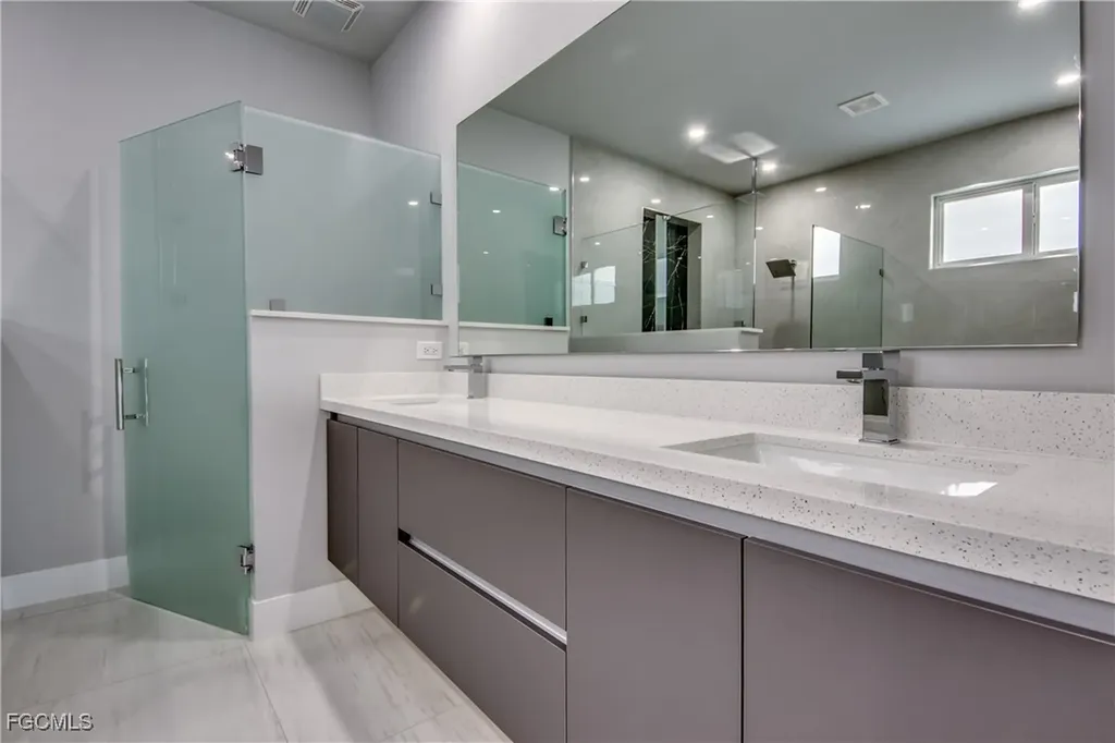 2929 SW 6th Place Cape Coral FL 33914