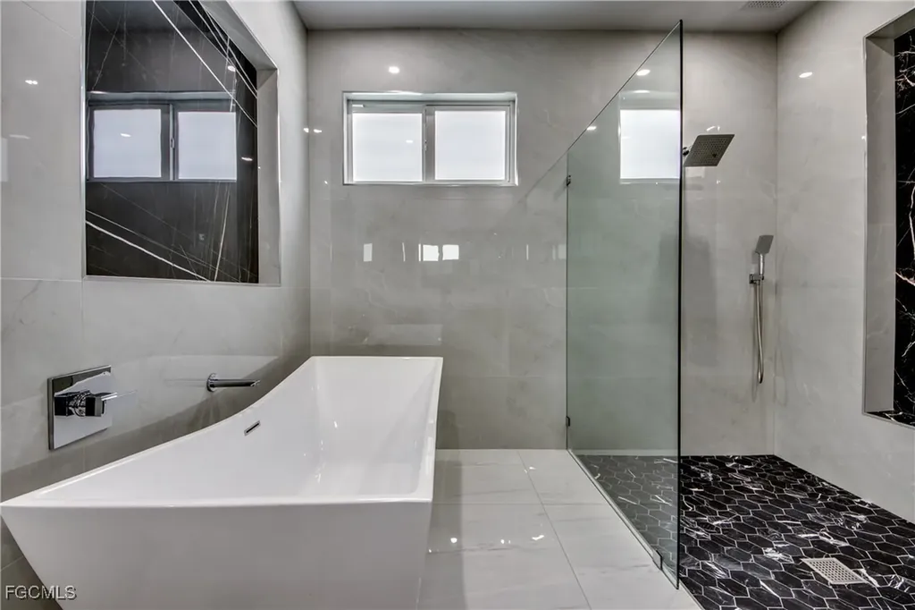 2929 SW 6th Place Cape Coral FL 33914