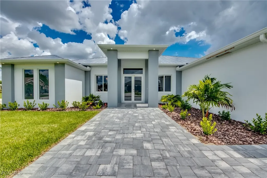 2929 SW 6th Place Cape Coral FL 33914