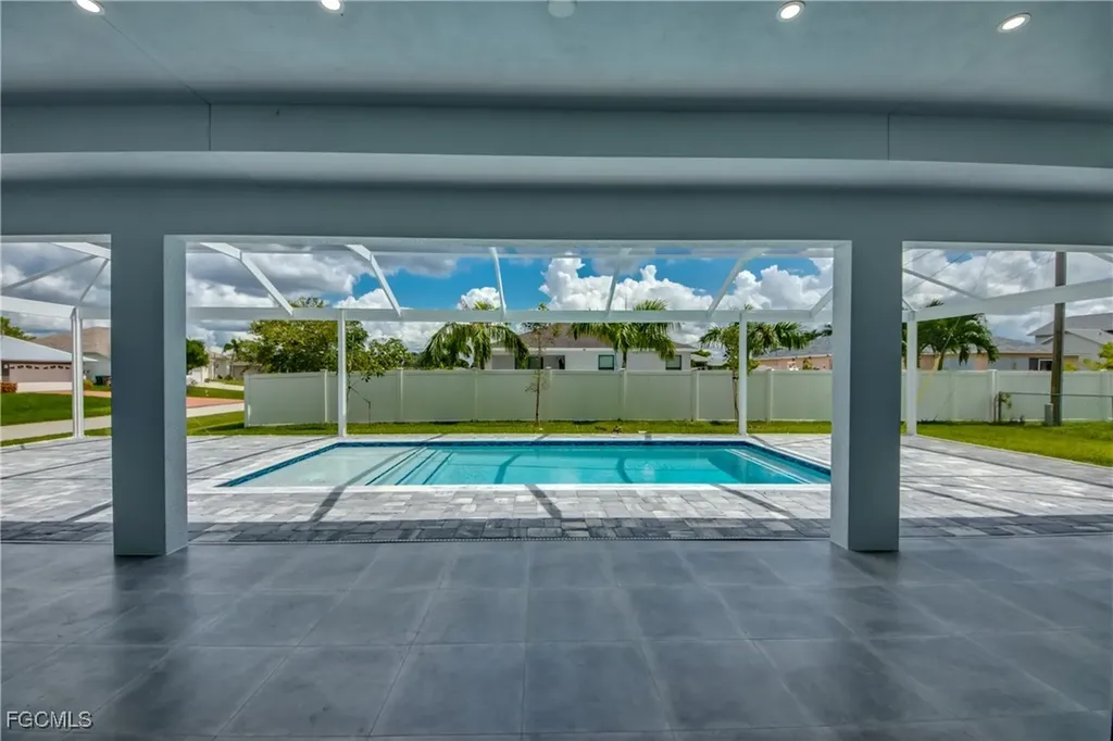 2929 SW 6th Place Cape Coral FL 33914