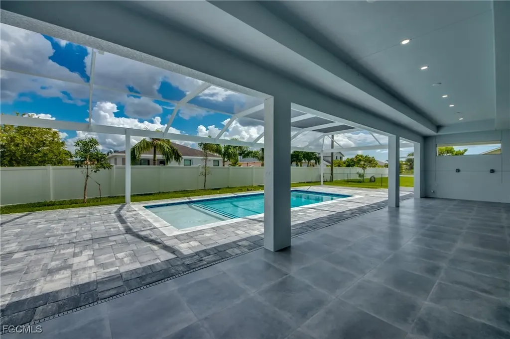 2929 SW 6th Place Cape Coral FL 33914