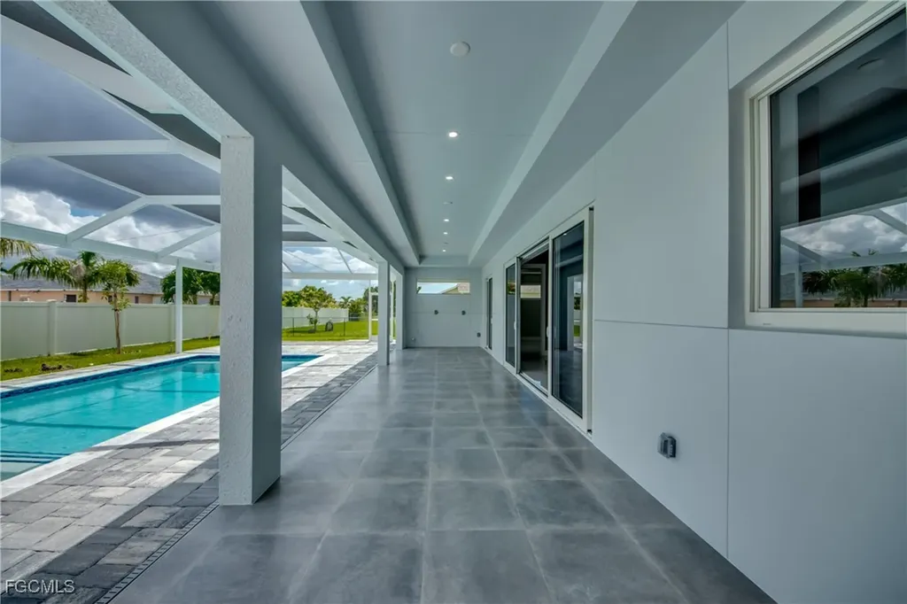 2929 SW 6th Place Cape Coral FL 33914