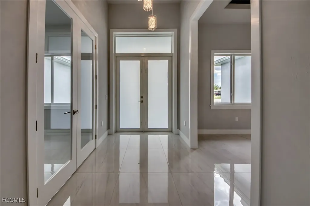 2929 SW 6th Place Cape Coral FL 33914