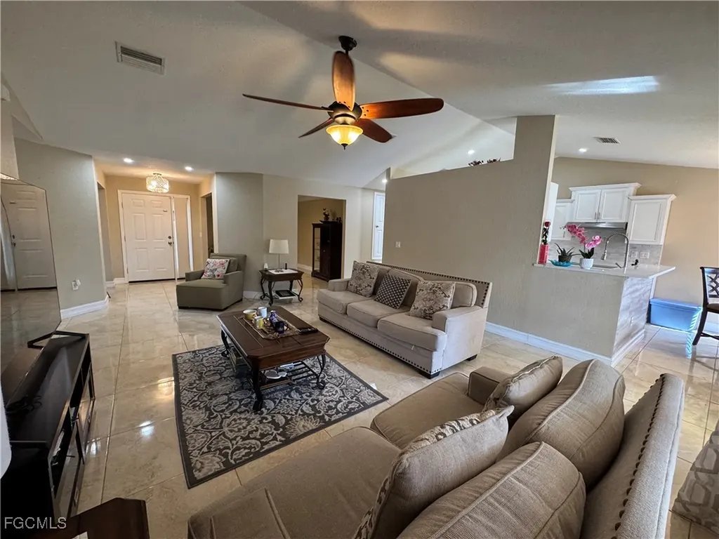 1917 NE 17th Avenue Cape Coral FL 33909