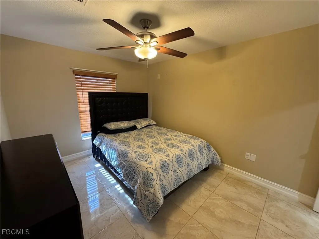 1917 NE 17th Avenue Cape Coral FL 33909