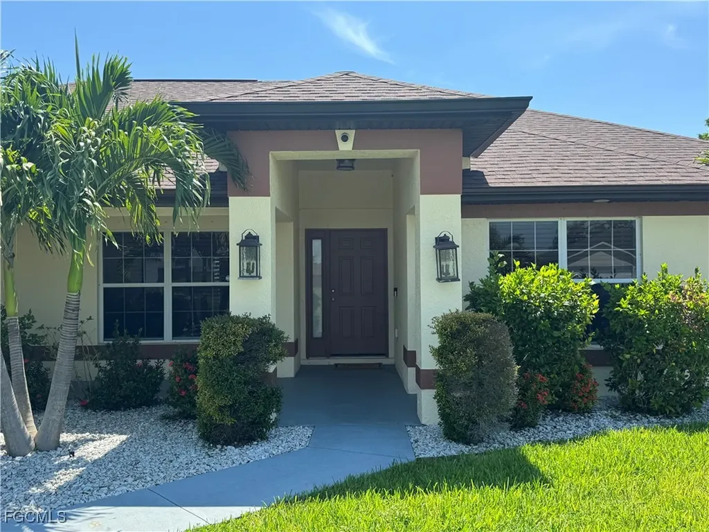 1917 NE 17th Avenue Cape Coral FL 33909