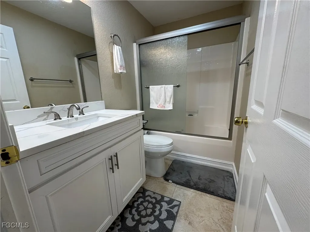 1917 NE 17th Avenue Cape Coral FL 33909