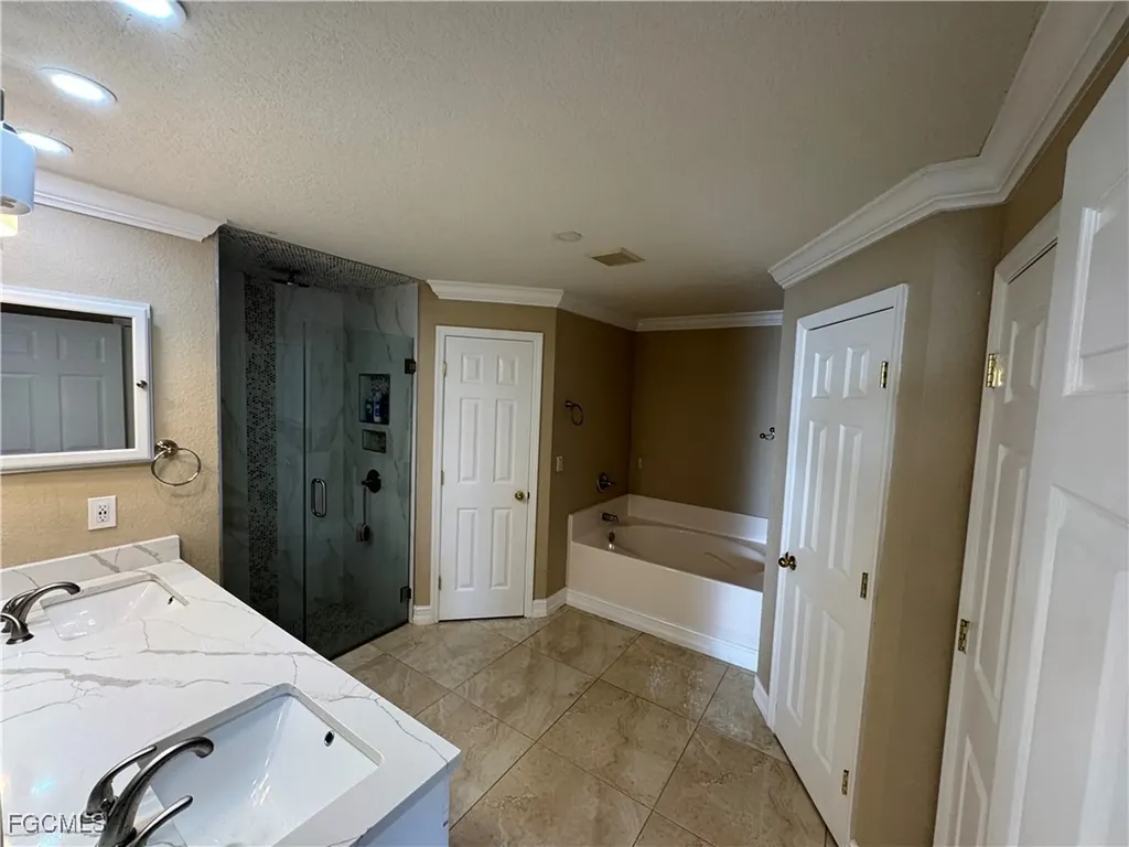 1917 NE 17th Avenue Cape Coral FL 33909