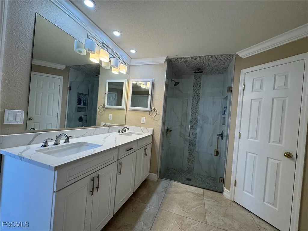 1917 NE 17th Avenue Cape Coral FL 33909