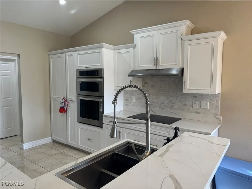 1917 NE 17th Avenue Cape Coral FL 33909