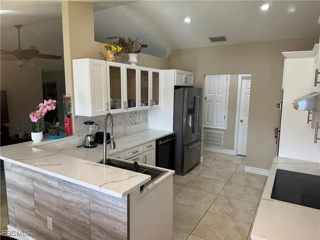 1917 NE 17th Avenue Cape Coral FL 33909