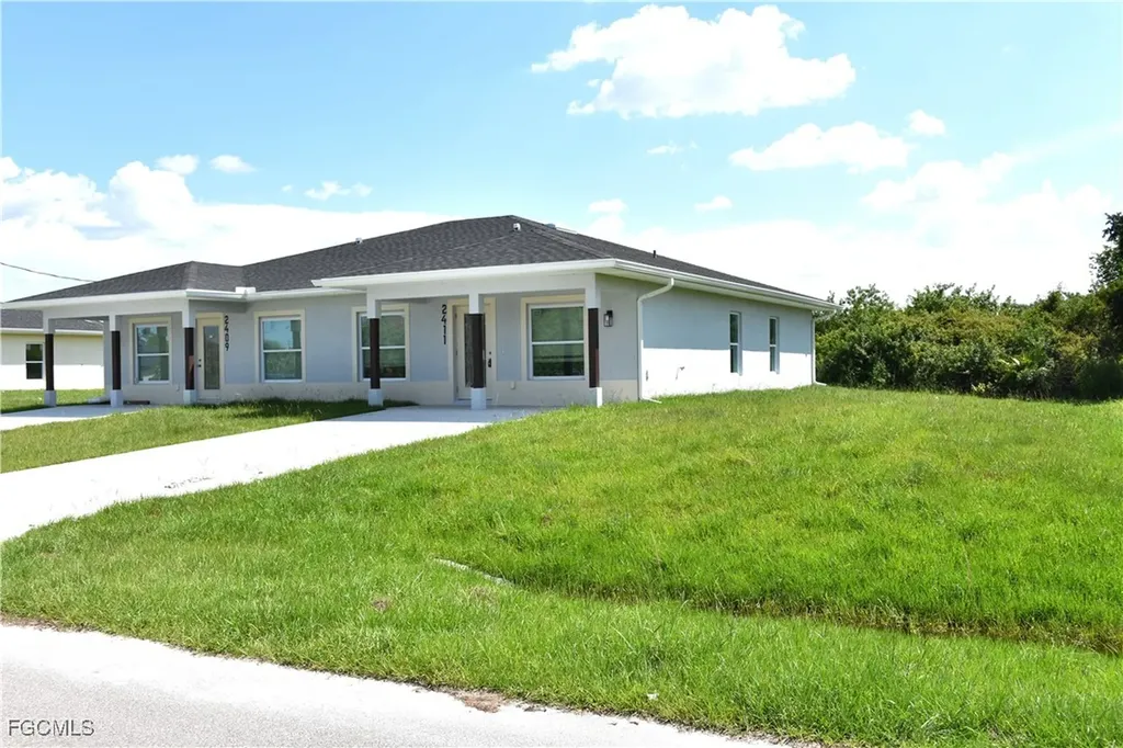2409/2411 Churchill Avenue N Lehigh Acres FL 33971