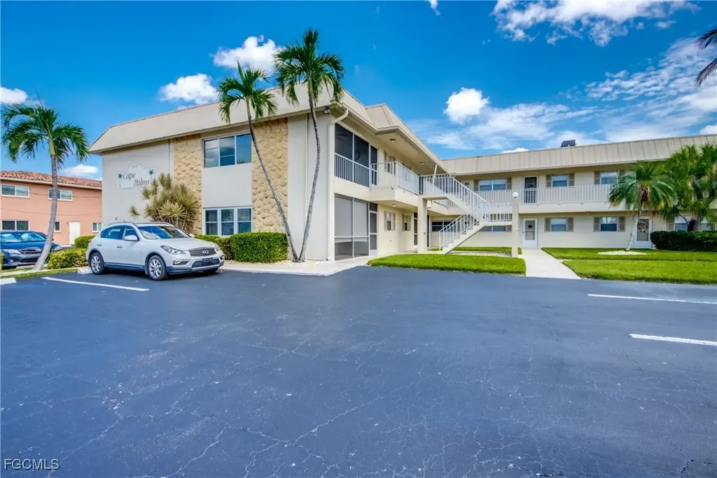 909 SE 46th Lane Cape Coral FL 33904
