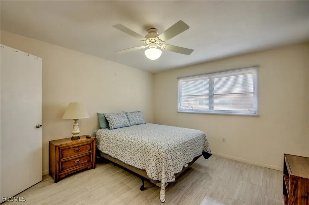 909 SE 46th Lane Cape Coral FL 33904