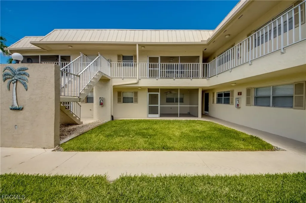 909 SE 46th Lane Cape Coral FL 33904