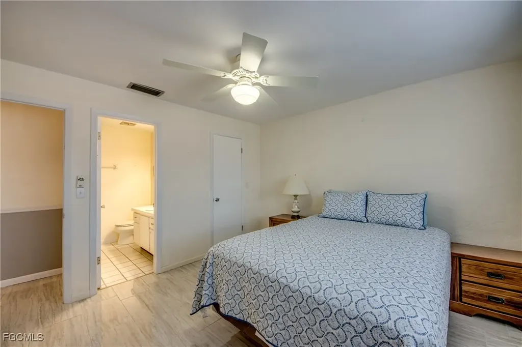 909 SE 46th Lane Cape Coral FL 33904