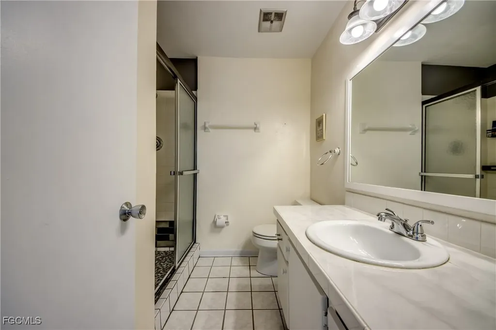 909 SE 46th Lane Cape Coral FL 33904