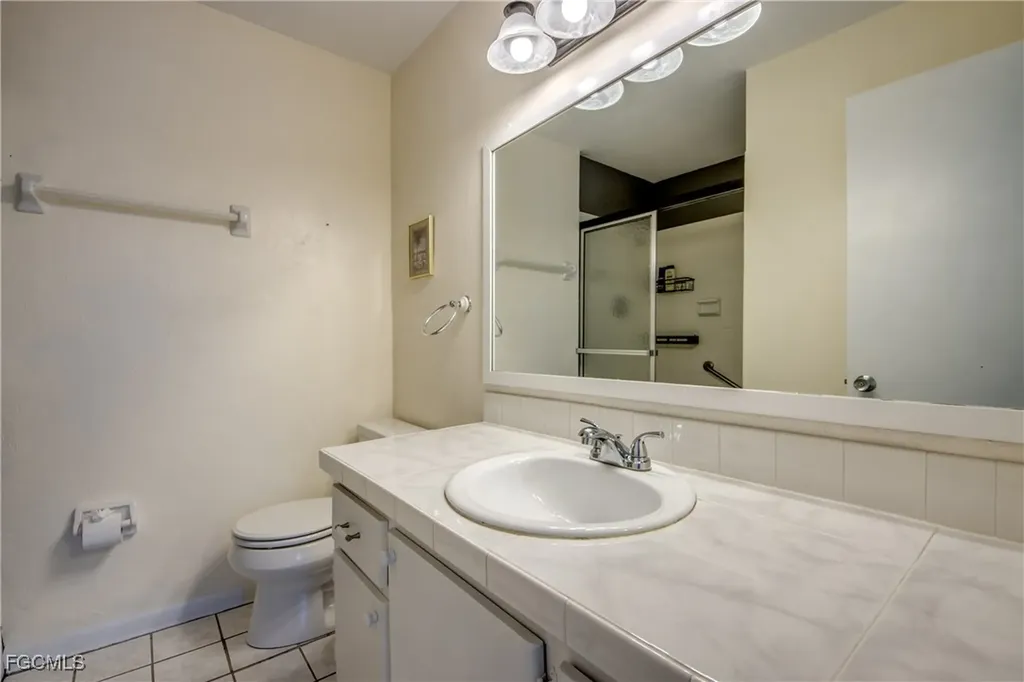 909 SE 46th Lane Cape Coral FL 33904