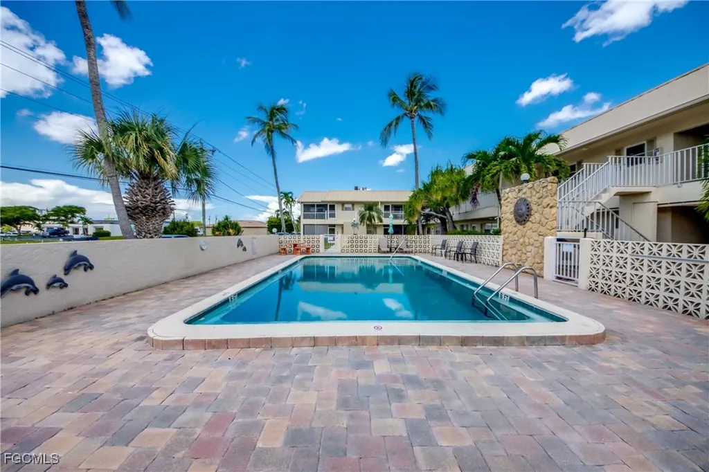 909 SE 46th Lane Cape Coral FL 33904