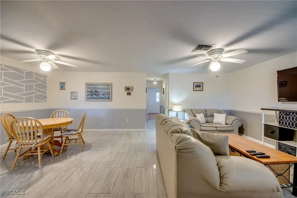 909 SE 46th Lane Cape Coral FL 33904