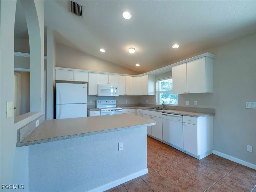 1305 SW 29th Street Cape Coral FL 33914