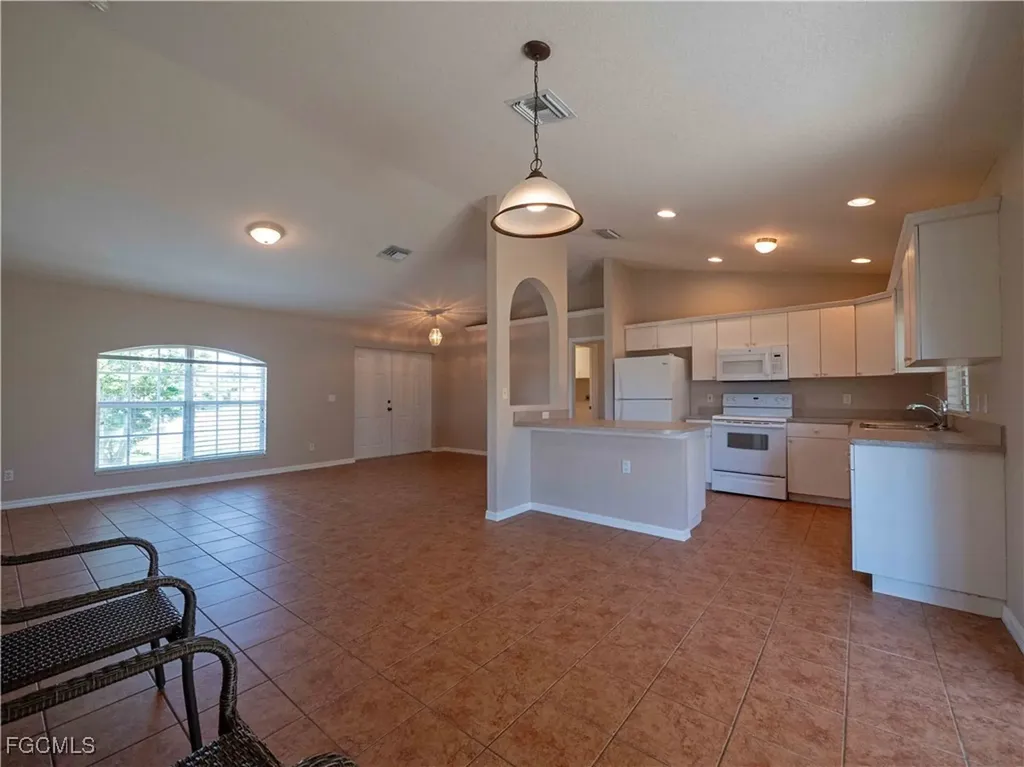 1305 SW 29th Street Cape Coral FL 33914
