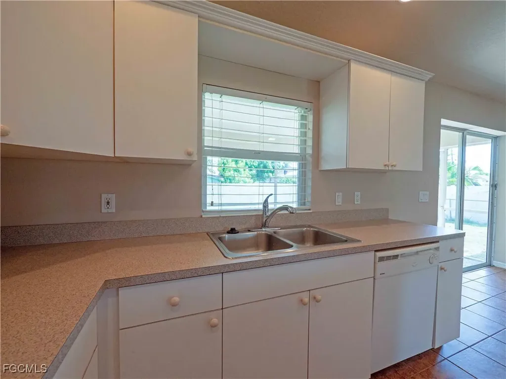 1305 SW 29th Street Cape Coral FL 33914