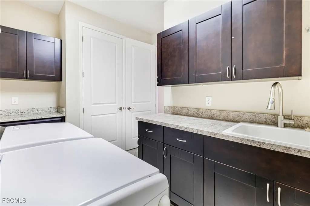 2720 Lambay Court Cape Coral FL 33991