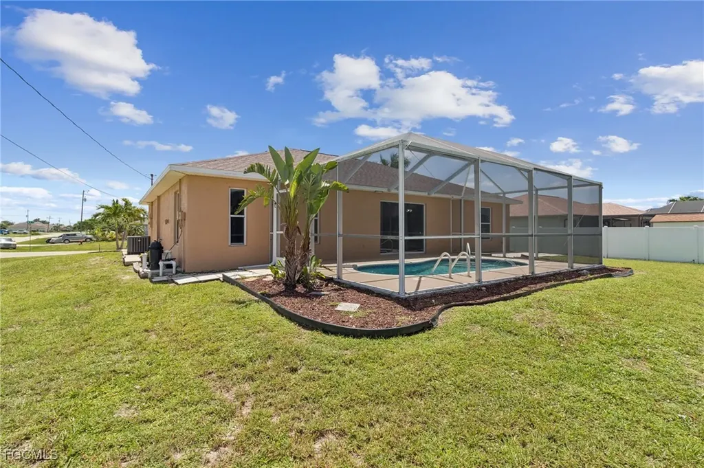 4022 SW 8th Court Cape Coral FL 33914