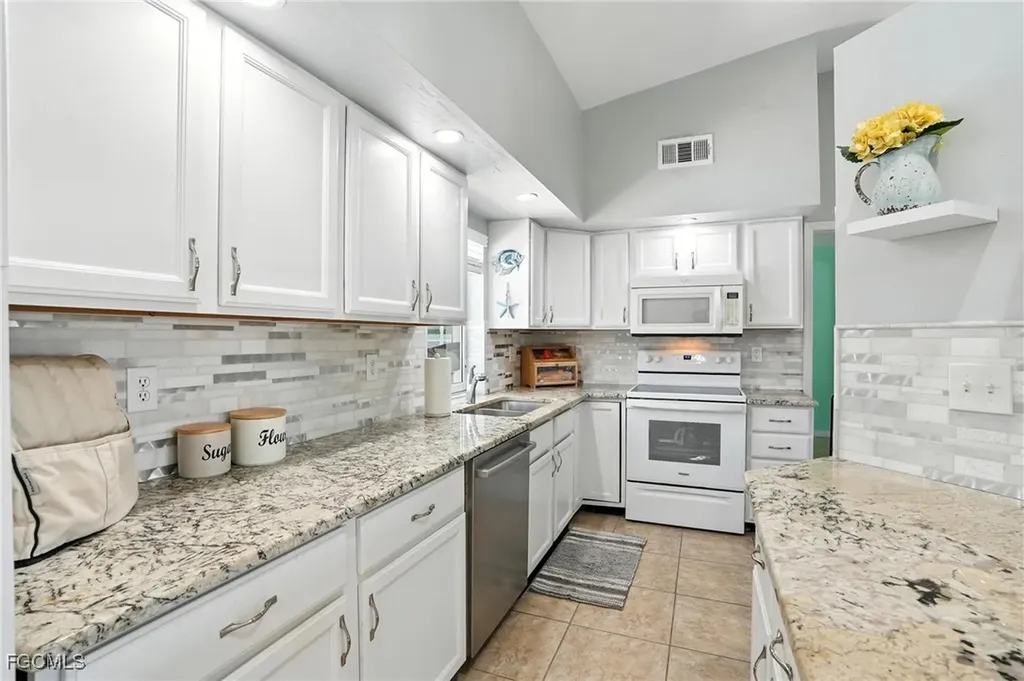 4213 SW 15th Avenue Cape Coral FL 33914