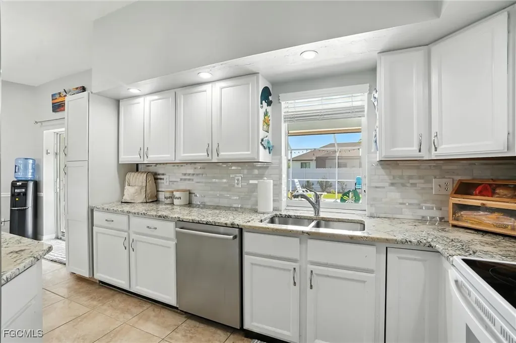 4213 SW 15th Avenue Cape Coral FL 33914