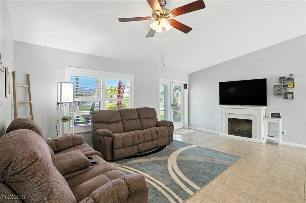 4213 SW 15th Avenue Cape Coral FL 33914