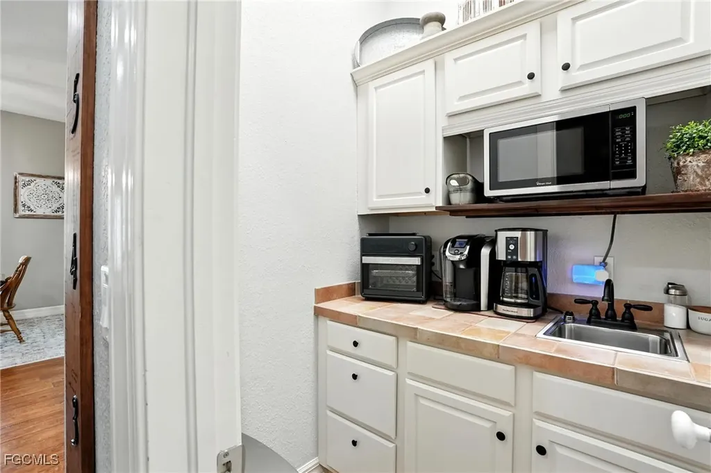 16461 Oakview Circle Alva FL 33920