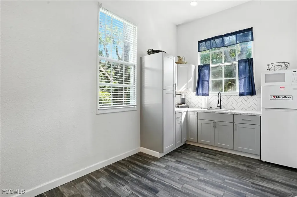 16461 Oakview Circle Alva FL 33920